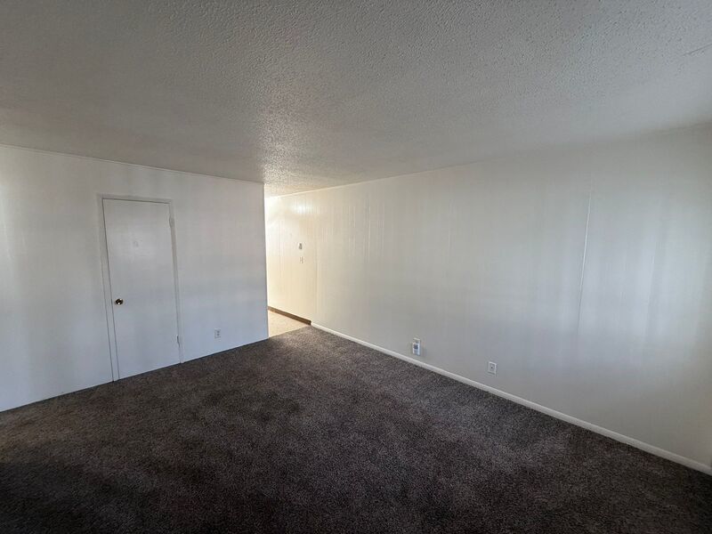 $1,150 First 3 Months, SW Dallas 2 Bed 1 Bath 1st Floor Apartment, W/S/G Paid, AVAILABLE NOW! property image