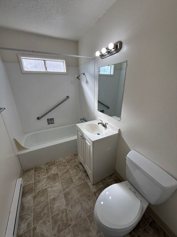 $1,150 First 3 Months, SW Dallas 2 Bed 1 Bath 1st Floor Apartment, W/S/G Paid, AVAILABLE NOW! property image