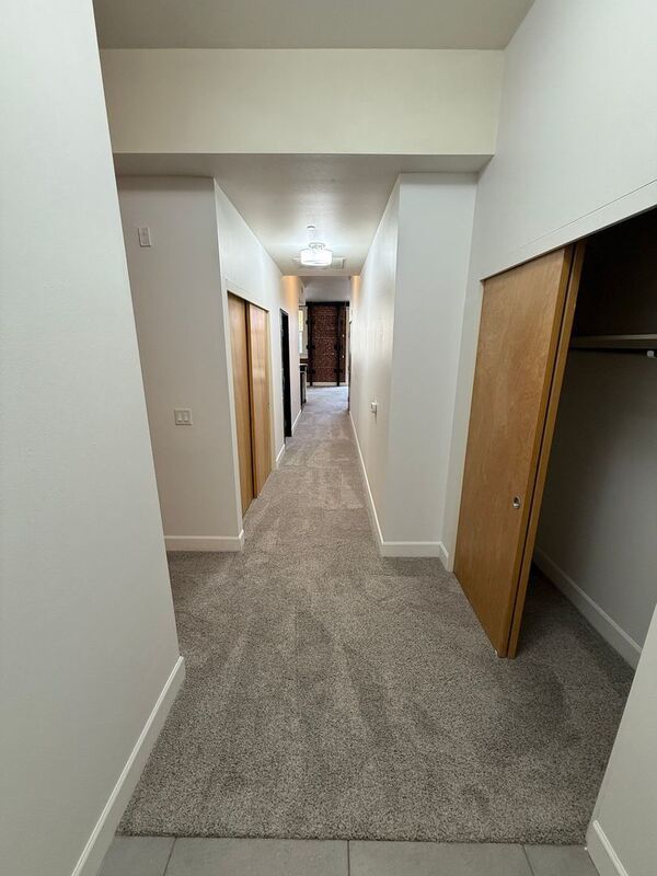 $1,445 First 3 Months Downtown Salem, Alcove Studio, 1 Bath, w/Washer & Dryer in Unit, CALL TO SCHEDULE A VIEWING, AVAILABLE NOW! property image