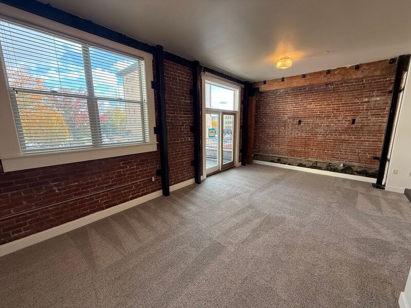 $1,445 First 3 Months Downtown Salem, Alcove Studio, 1 Bath, w/Washer & Dryer in Unit, CALL TO SCHEDULE A VIEWING, AVAILABLE NOW! property image