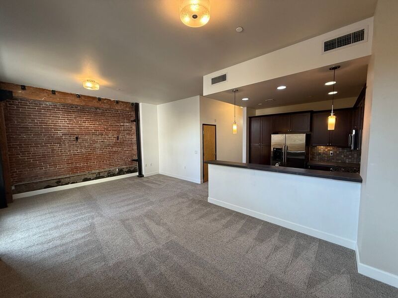 $1,445 First 3 Months Downtown Salem, Alcove Studio, 1 Bath, w/Washer & Dryer in Unit, CALL TO SCHEDULE A VIEWING, AVAILABLE NOW! property image