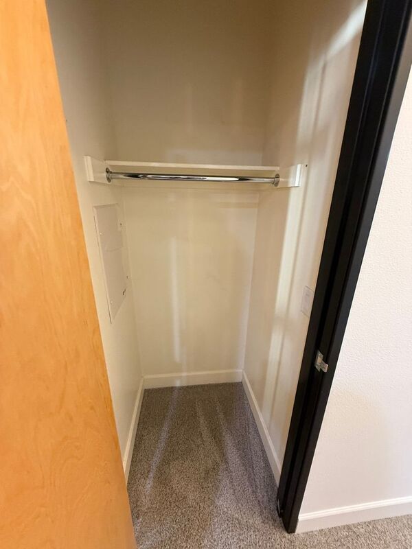 $1,445 First 3 Months Downtown Salem, Alcove Studio, 1 Bath, w/Washer & Dryer in Unit, CALL TO SCHEDULE A VIEWING, AVAILABLE NOW! property image