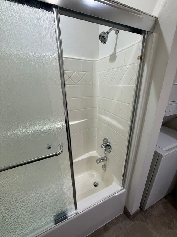 $1,445 First 3 Months Downtown Salem, Alcove Studio, 1 Bath, w/Washer & Dryer in Unit, CALL TO SCHEDULE A VIEWING, AVAILABLE NOW! property image