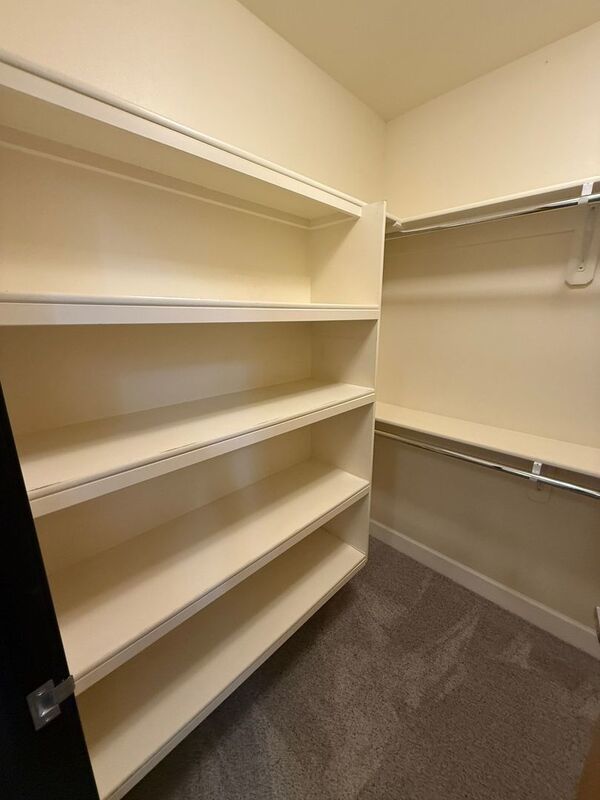 $1,445 First 3 Months Downtown Salem, Alcove Studio, 1 Bath, w/Washer & Dryer in Unit, CALL TO SCHEDULE A VIEWING, AVAILABLE NOW! property image