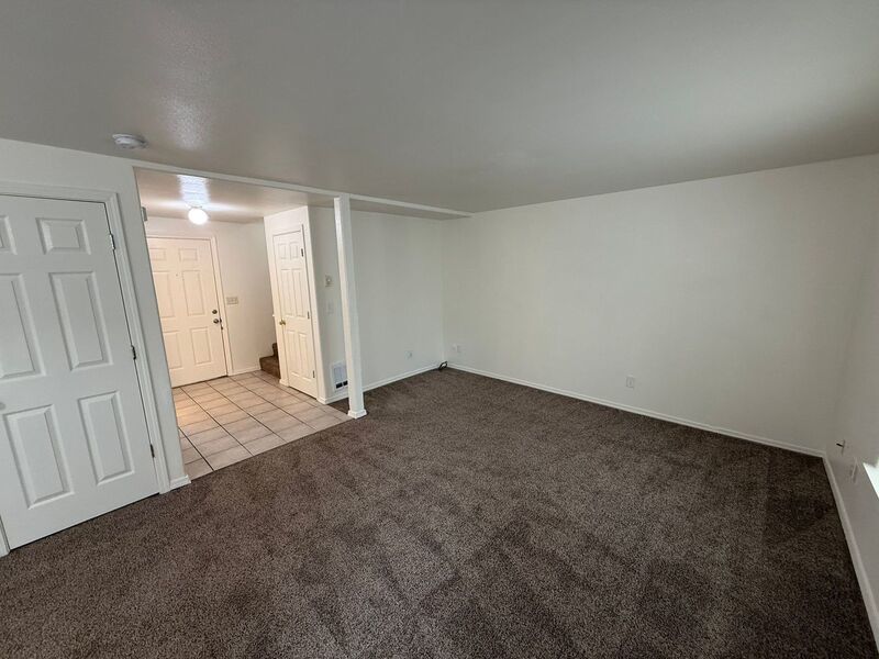 $1,475 First 3 Months, NE Salem 2 Bed + Bonus Room, 1.5 Bath, Town House, AVAILABLE NOW! property image