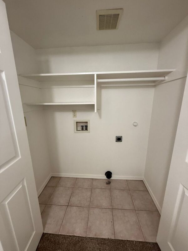 $1,475 First 3 Months, NE Salem 2 Bed + Bonus Room, 1.5 Bath, Town House, AVAILABLE NOW! property image