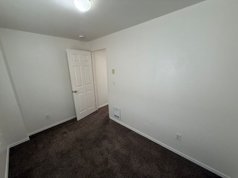 $1,475 First 3 Months, NE Salem 2 Bed + Bonus Room, 1.5 Bath, Town House, AVAILABLE NOW! property image