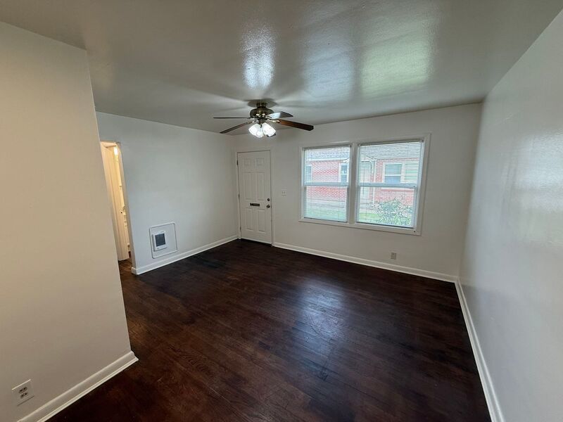 SE Salem 1 Bed, 1 Bath, in a 8-plex, AVAILABLE NOW! property image