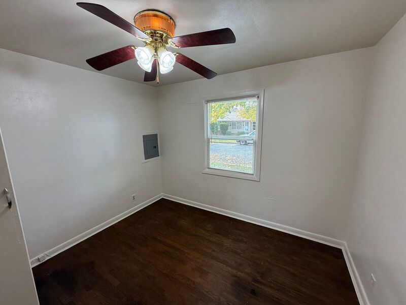 SE Salem 1 Bed, 1 Bath, in a 8-plex, AVAILABLE NOW! property image