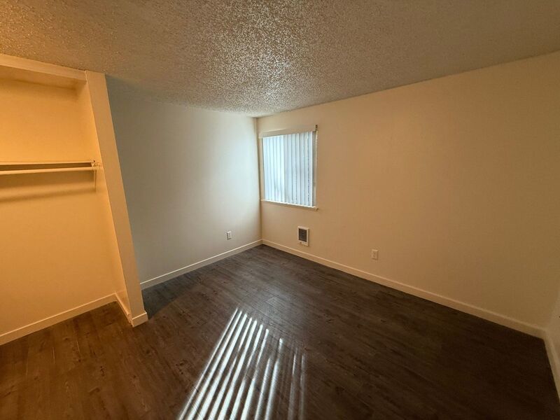 $1095 First 3 Months, NW Salem 1 Bed 1 Bath 1st Floor Apartment, W/S/G Paid, AVAILABLE NOW! property image
