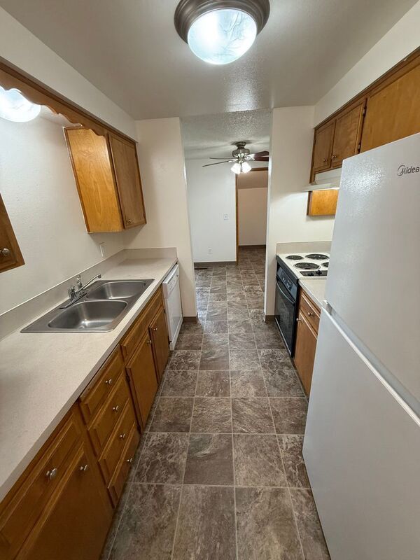 $1,195 First 3 Months, NW Salem, 1 Bed, 1 Bath, 1 Story Cottage, W/S/G Paid, W/D In Unit, AVAILABLE NOW! property image