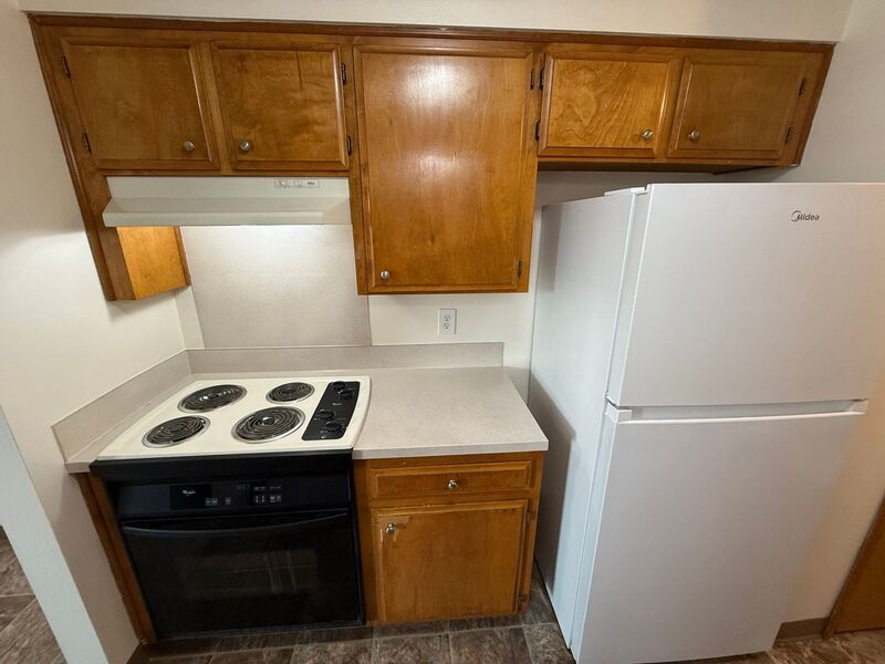 $1,195 First 3 Months, NW Salem, 1 Bed, 1 Bath, 1 Story Cottage, W/S/G Paid, W/D In Unit, AVAILABLE NOW! property image