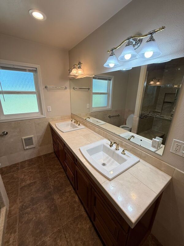 Space & Style in Keizer: Don't Miss This Beautiful 4 Bed + 4 Bonus Rooms, 3 Bath Single Family Home, AVAILABLE NOW! property image