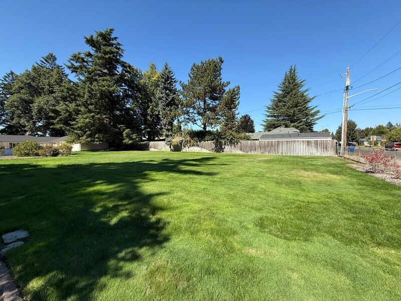 Space & Style in Keizer: Don't Miss This Beautiful 4 Bed + 4 Bonus Rooms, 3 Bath Single Family Home, AVAILABLE NOW! property image