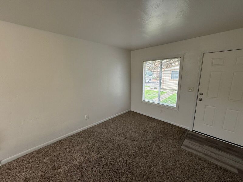 $895 First 3 Months, Charming & Convenient! 1 Bed/1 Bath Near DT – Pet Friendly, AVAILABLE NOW! property image