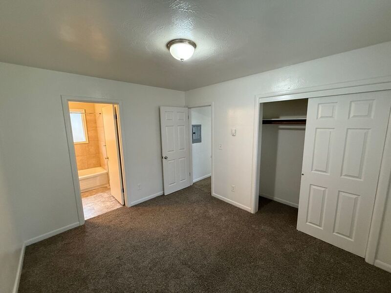 $895 First 3 Months, Charming & Convenient! 1 Bed/1 Bath Near DT – Pet Friendly, AVAILABLE NOW! property image
