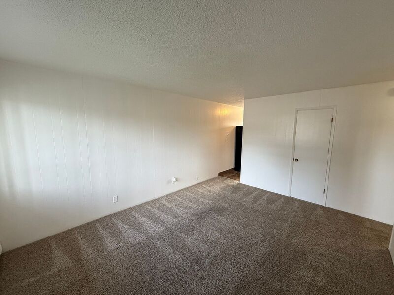 $1145 First 3 Months, SW Dallas 2 Bed, 1 Bath, 2nd Floor Apartment, W/S/G Paid, AVAILABLE NOW! property image