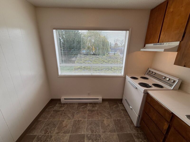 $1145 First 3 Months, SW Dallas 2 Bed, 1 Bath, 2nd Floor Apartment, W/S/G Paid, AVAILABLE NOW! property image