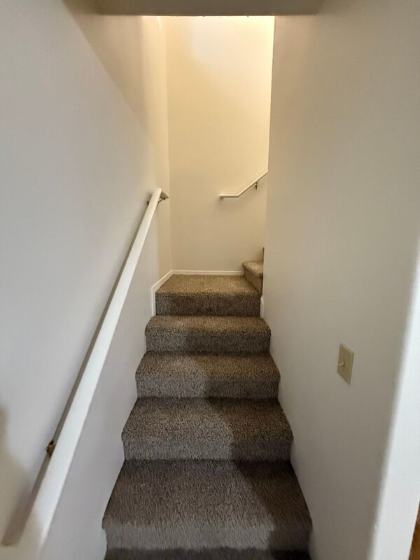 $1,595 First 3 Months, S Salem 3 Bed, 2 Bath, Townhouse, Washer & Dryer Hook-Ups, AVAILABLE NOW! property image