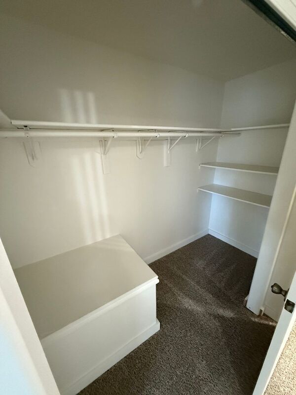 $1,595 First 3 Months, S Salem 3 Bed, 2 Bath, Townhouse, Washer & Dryer Hook-Ups, AVAILABLE NOW! property image