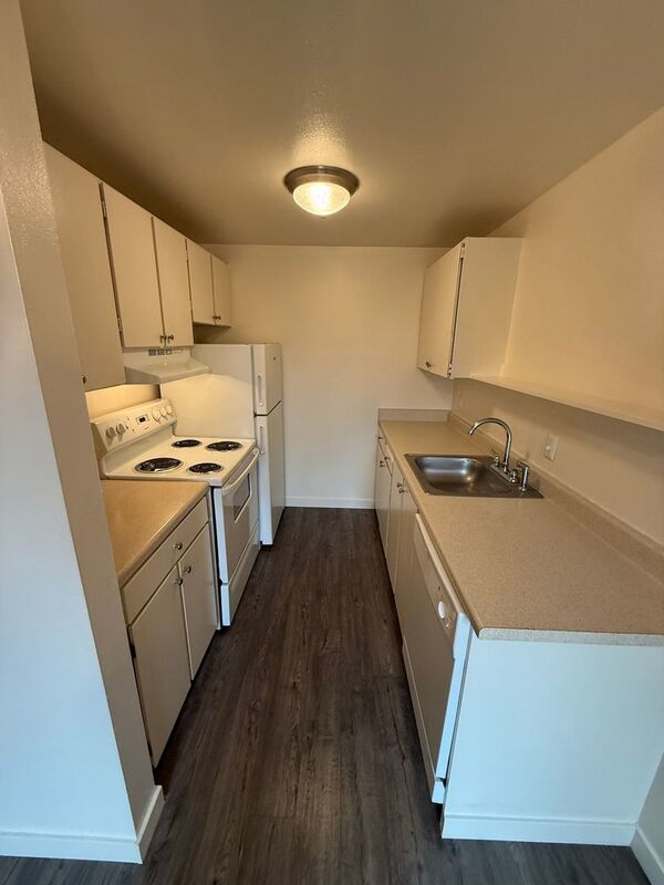 $1,145 First 3 Months, NW Salem 2 Bed, 1 Bath, 2nd Floor Apartment, Pet Friendly, AVAILABLE NOW! property image