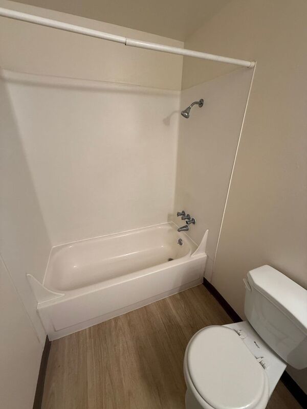 $1,145 First 3 Months, NW Salem 2 Bed, 1 Bath, 2nd Floor Apartment, Pet Friendly, AVAILABLE NOW! property image