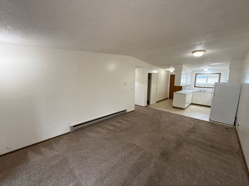$1075 First 3 Months, SE Salem 2/1 Apartment, Close to Downtown, W/S/G Paid, AVAILABLE NOW! property image