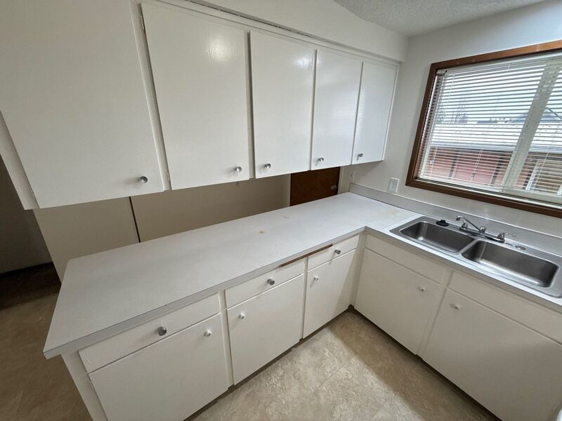 $1075 First 3 Months, SE Salem 2/1 Apartment, Close to Downtown, W/S/G Paid, AVAILABLE NOW! property image