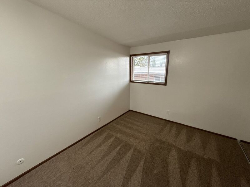 $1075 First 3 Months, SE Salem 2/1 Apartment, Close to Downtown, W/S/G Paid, AVAILABLE NOW! property image