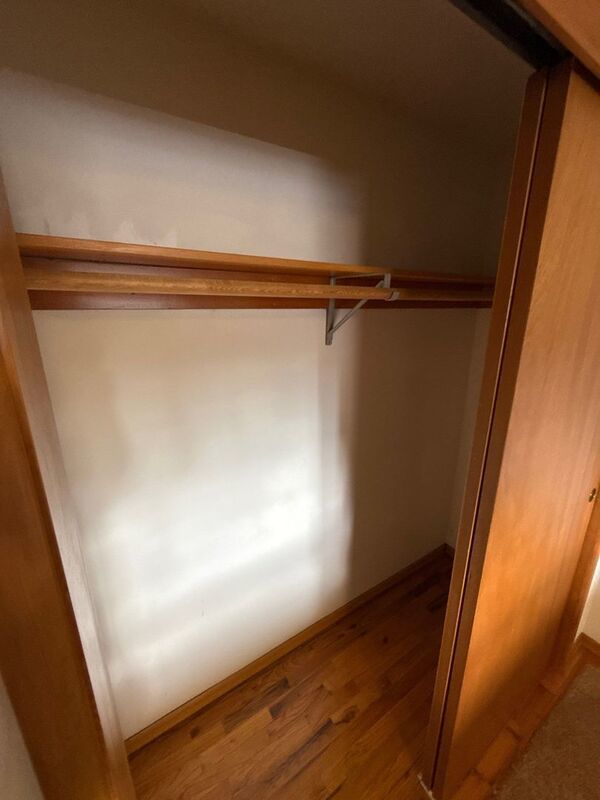 SE Salem 1 Bed 1 Bath Apartment, 2nd Floor Unit, W/S/G Paid, AVAILABLE NOW! property image