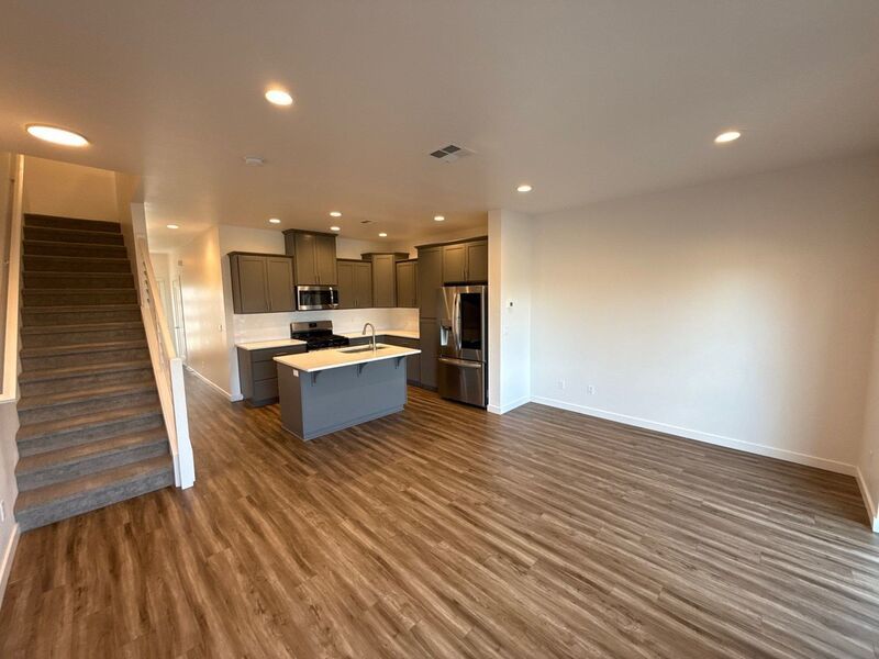 SE SALEM Beautiful 2 Bed, 2.5 Bath, Single Family Home, AVAILABLE NOW! property image