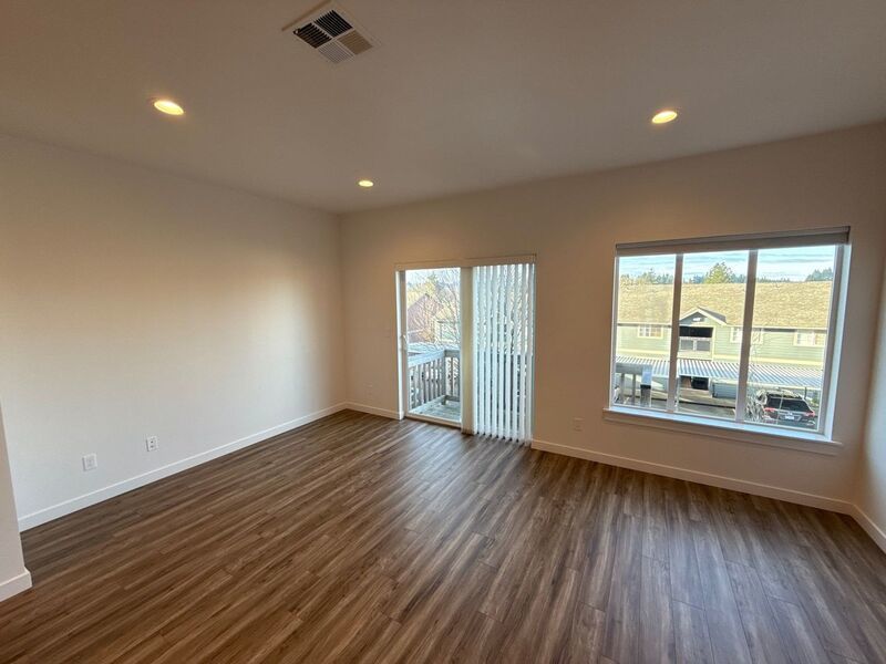 SE SALEM Beautiful 2 Bed, 2.5 Bath, Single Family Home, AVAILABLE NOW! property image