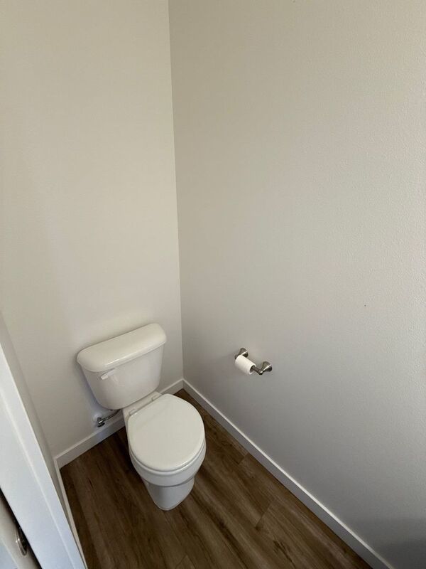 SE SALEM Beautiful 2 Bed, 2.5 Bath, Single Family Home, AVAILABLE NOW! property image