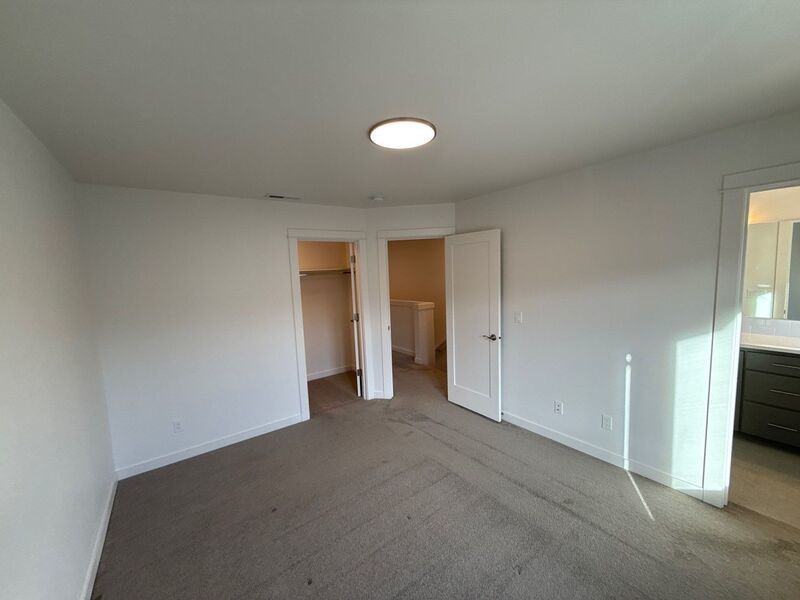 SE SALEM Beautiful 2 Bed, 2.5 Bath, Single Family Home, AVAILABLE NOW! property image