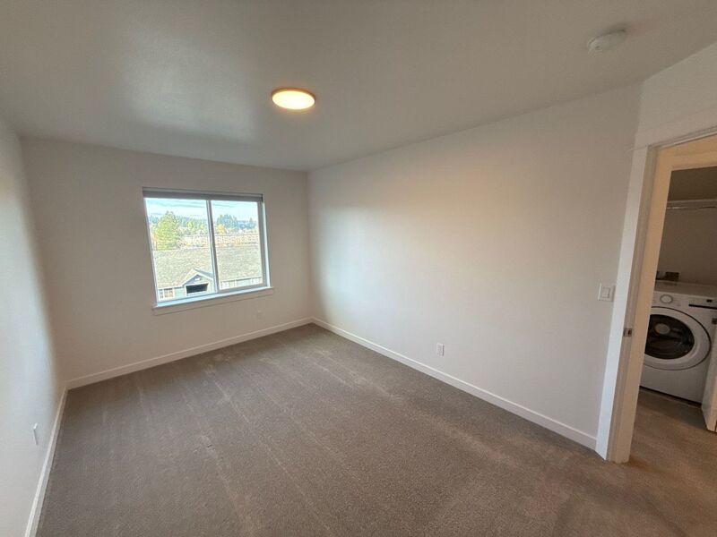 SE SALEM Beautiful 2 Bed, 2.5 Bath, Single Family Home, AVAILABLE NOW! property image