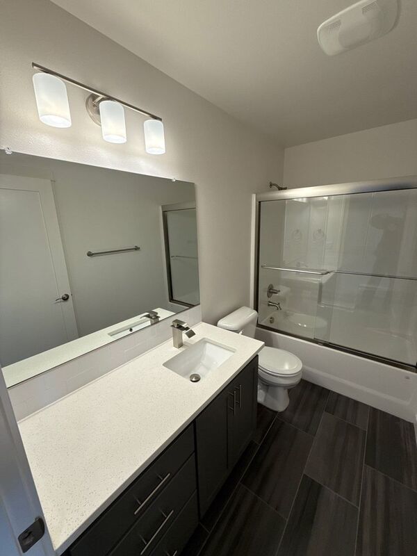 SE SALEM Beautiful 2 Bed, 2.5 Bath, Single Family Home, AVAILABLE NOW! property image