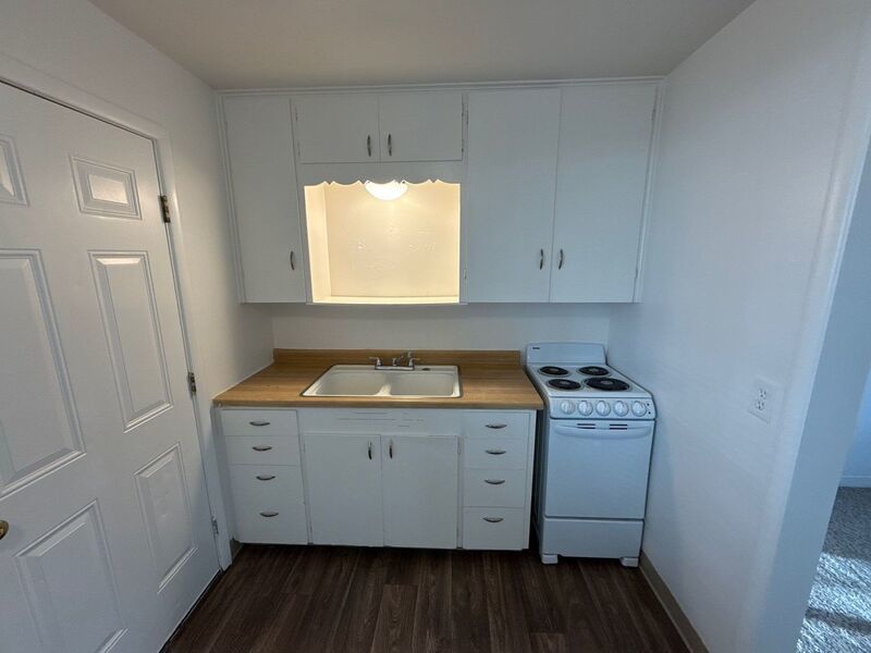 SE Salem, 1 Bed, 1 Bath, in Smaller Complex, W/S/G Paid, AVAILABLE NOW! property image