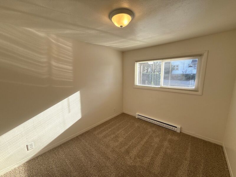 SE Salem, 1 Bed, 1 Bath, in Smaller Complex, W/S/G Paid, AVAILABLE NOW! property image