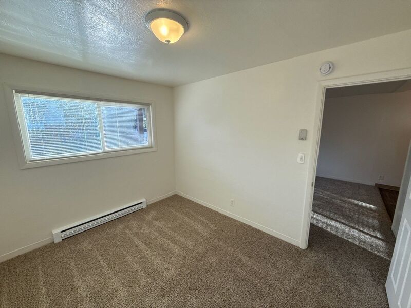 SE Salem, 1 Bed, 1 Bath, in Smaller Complex, W/S/G Paid, AVAILABLE NOW! property image