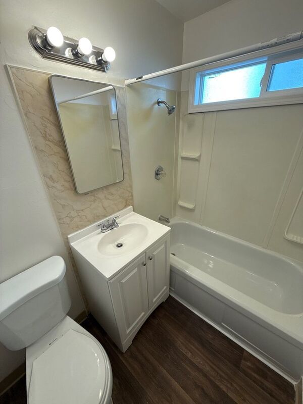 SE Salem, 1 Bed, 1 Bath, in Smaller Complex, W/S/G Paid, AVAILABLE NOW! property image