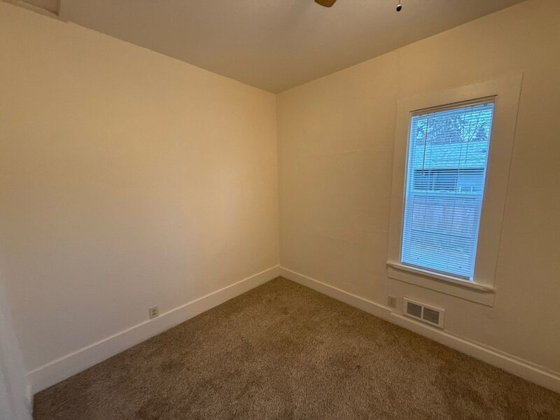 $1,595 First 3 Months, SE SALEM, 3 Bed 1 Bath Single Family Home in SE Salem, Pet Friendly, AVAILABLE NOW! property image