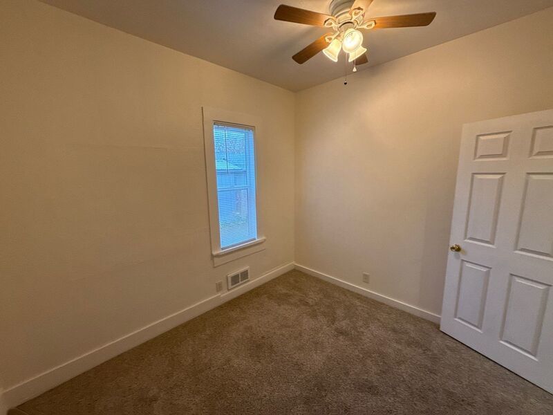 $1,595 First 3 Months, SE SALEM, 3 Bed 1 Bath Single Family Home in SE Salem, Pet Friendly, AVAILABLE NOW! property image