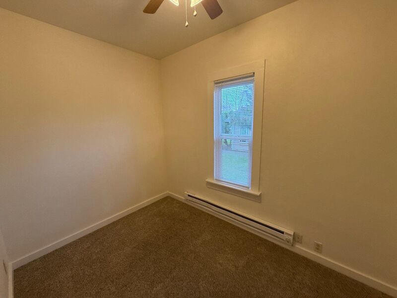 $1,595 First 3 Months, SE SALEM, 3 Bed 1 Bath Single Family Home in SE Salem, Pet Friendly, AVAILABLE NOW! property image