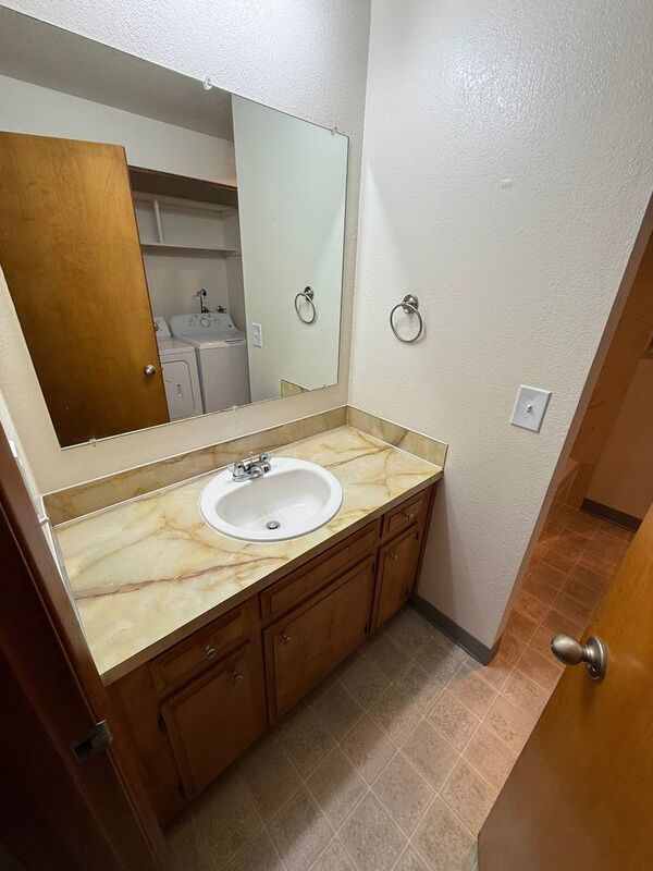 NW Salem 1 Bed, 1 Bath, 1st Floor Apartment, W/S/G Paid, COMING SOON! property image