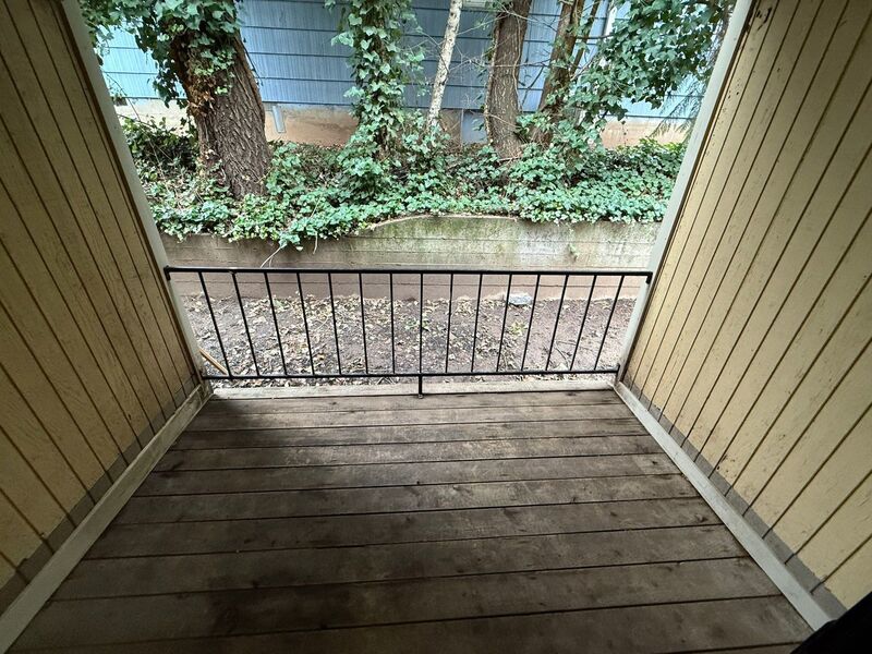 NW Salem 1 Bed, 1 Bath, 1st Floor Apartment, W/S/G Paid, COMING SOON! property image