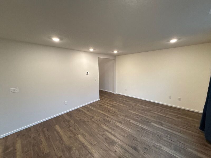 NE Salem, Beautiful Single Family Home 3 Bed + Bonus Room, 2.5 Bath, AVAILABLE NOW! property image