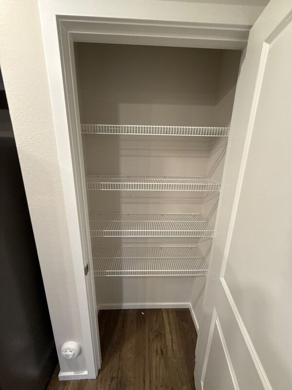 NE Salem, Beautiful Single Family Home 3 Bed + Bonus Room, 2.5 Bath, AVAILABLE NOW! property image