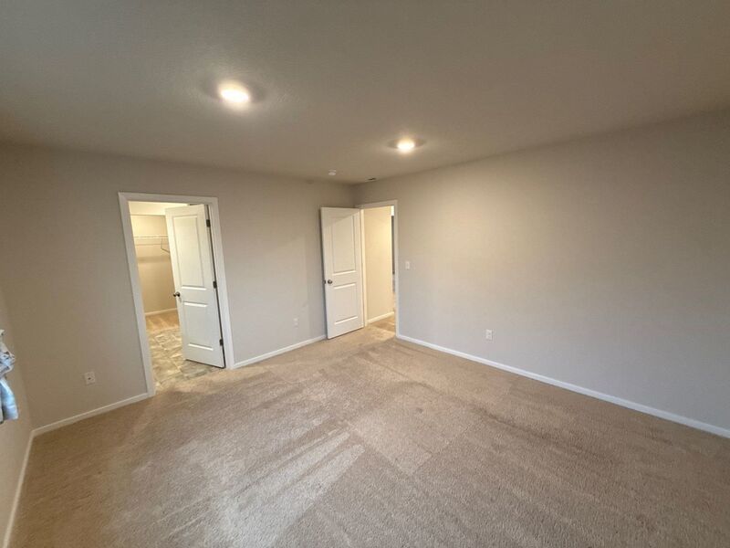 NE Salem, Beautiful Single Family Home 3 Bed + Bonus Room, 2.5 Bath, AVAILABLE NOW! property image