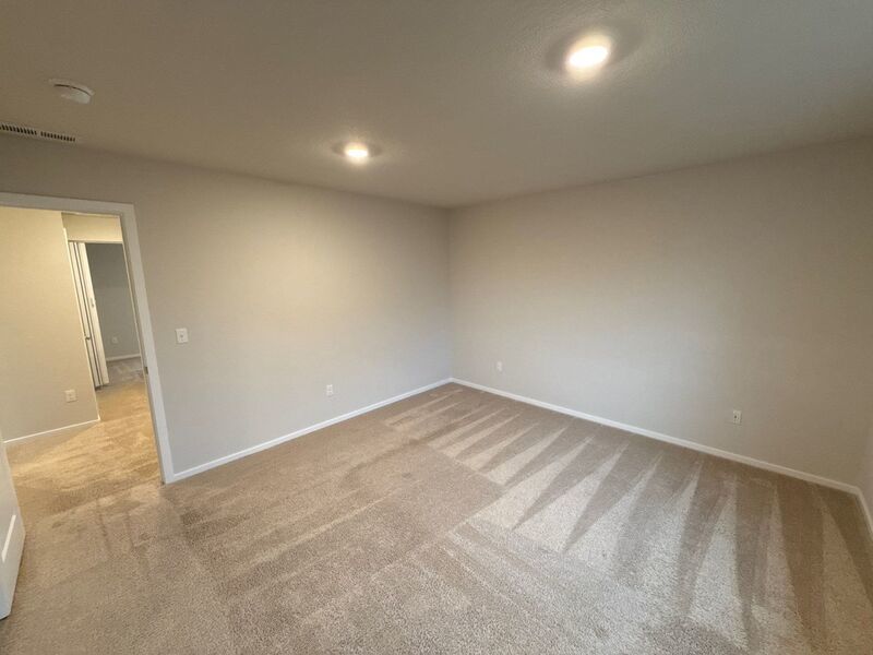 NE Salem, Beautiful Single Family Home 3 Bed + Bonus Room, 2.5 Bath, AVAILABLE NOW! property image