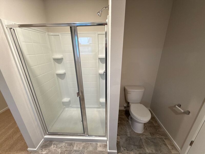 NE Salem, Beautiful Single Family Home 3 Bed + Bonus Room, 2.5 Bath, AVAILABLE NOW! property image